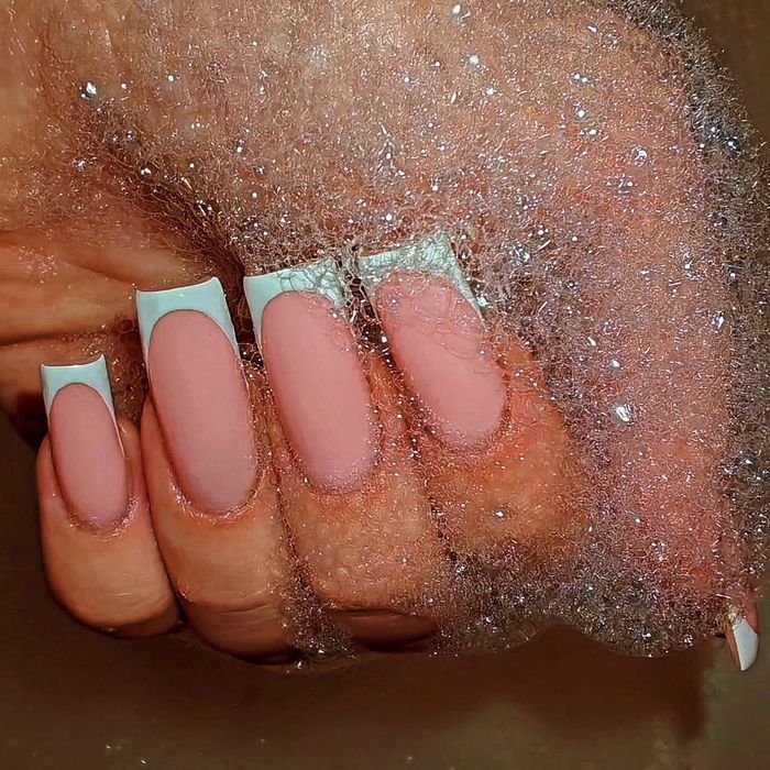 Маникюр, педикюр, шугаринг