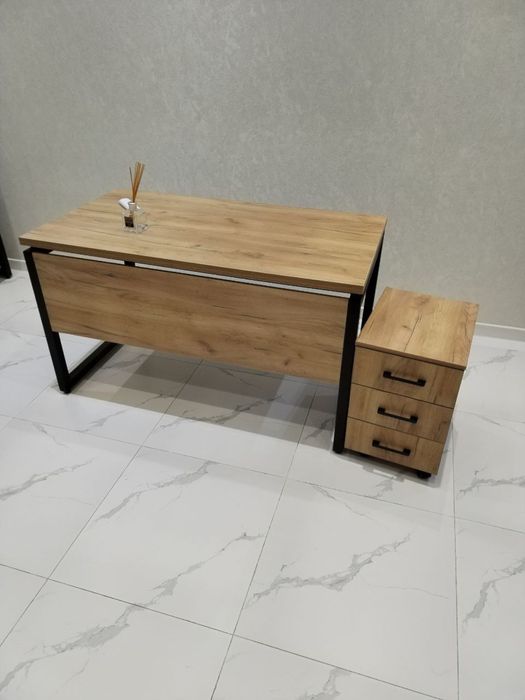 Продаю офисную мебель