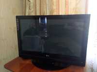 Телевизор LG чёрного цвета