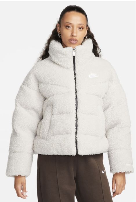 Nike- зимно много дебело яке