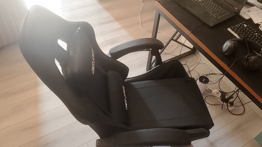 Продаю игровой  ноутбук + монитор + стол + кресло