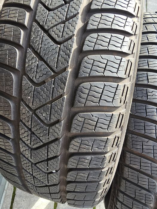 Pirelli Sottozero Winter 3 Seal 215/55/r17