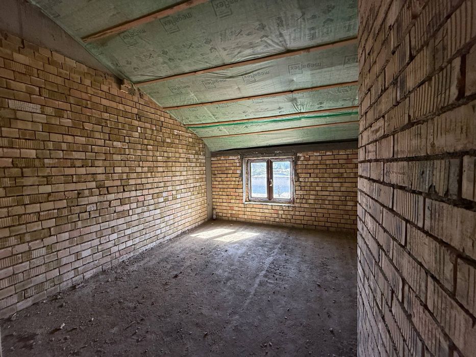 продается полноценный 3 комнатная квартира(БЕЗ ГЛУХОЙ)