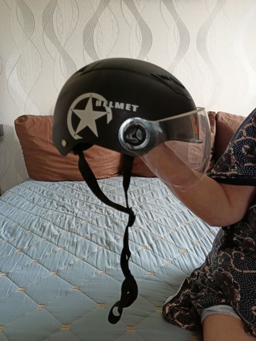 Шлем для электровелосипеда