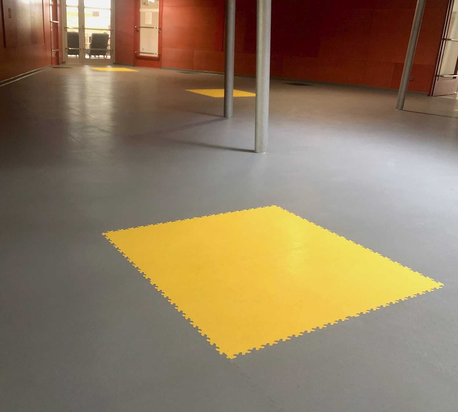 Pardoseala PVC–Solutia Ideala pentru Spatii Industriale si Comerciale