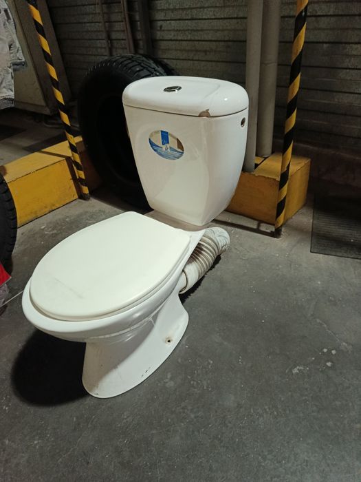 Унитаз в сборе за 5тыс тг