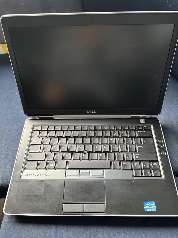 Leptop DELL- i5.- 8 g ram  256 g