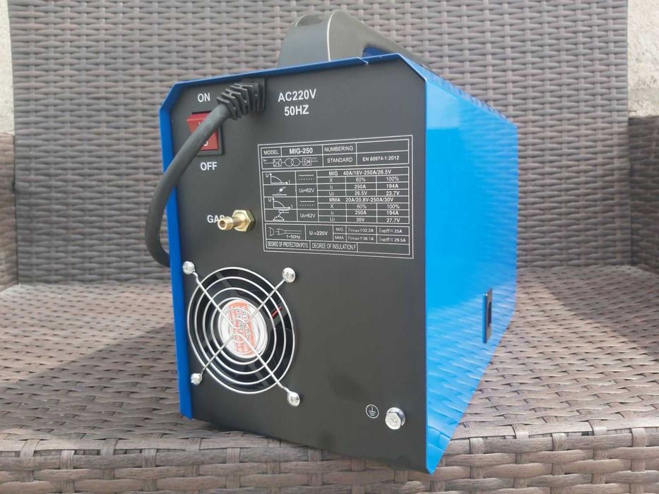 PROFESIONAL MAX 250 Инверторно Телоподаващо + Електрожен 250А