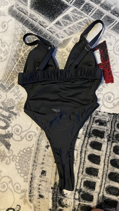 Costum de baie intreg