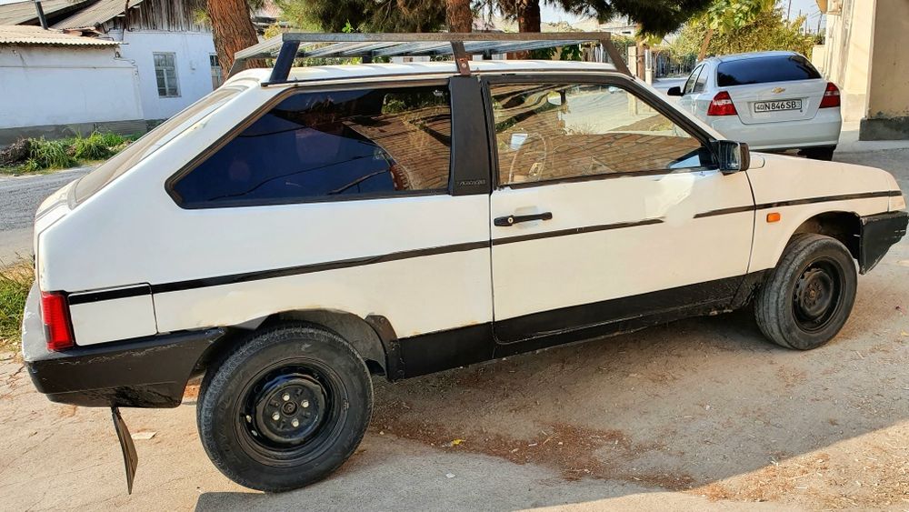 Lada 2108 stochna sotiladi