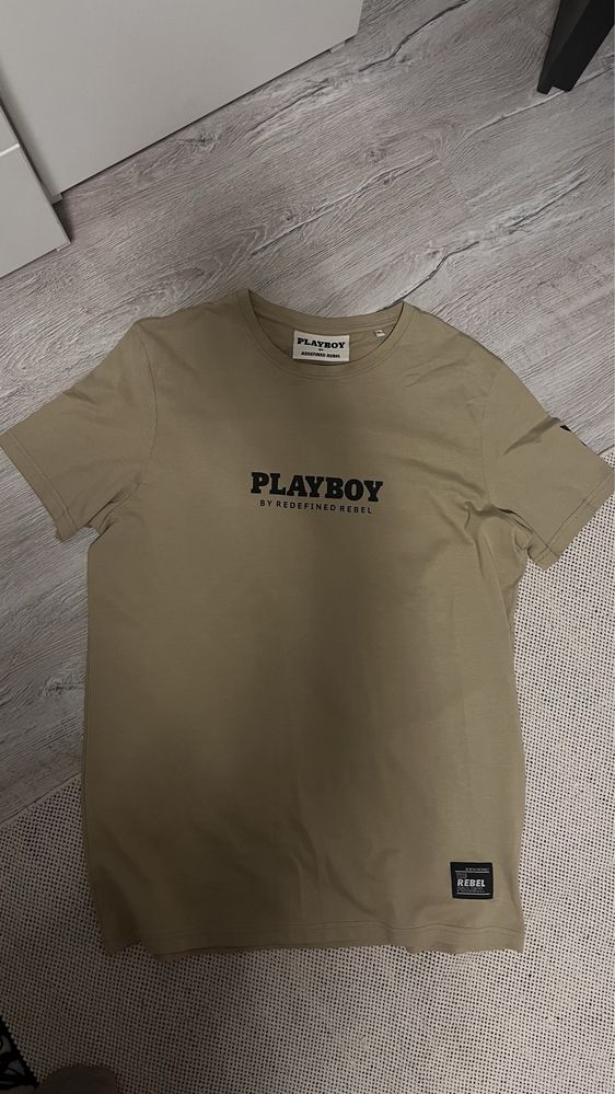 vand tricou playboy