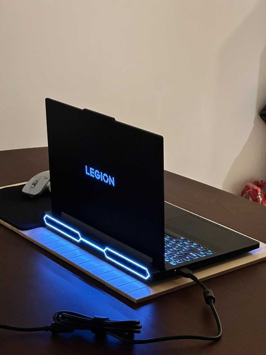 Lenovo Legion Pro 7i Gen 10 2025 RTX 5080 16IAX10H