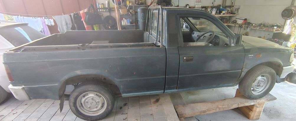 Vând camioneta 4x2