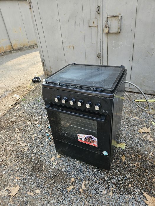 Продаётся газ плиту и вытяжка рабочий