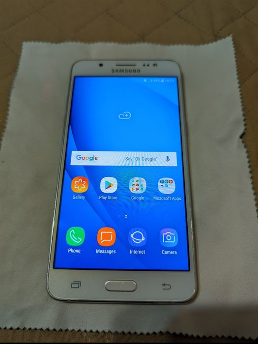 Samsung Galaxy J5 2016 отличен коментар