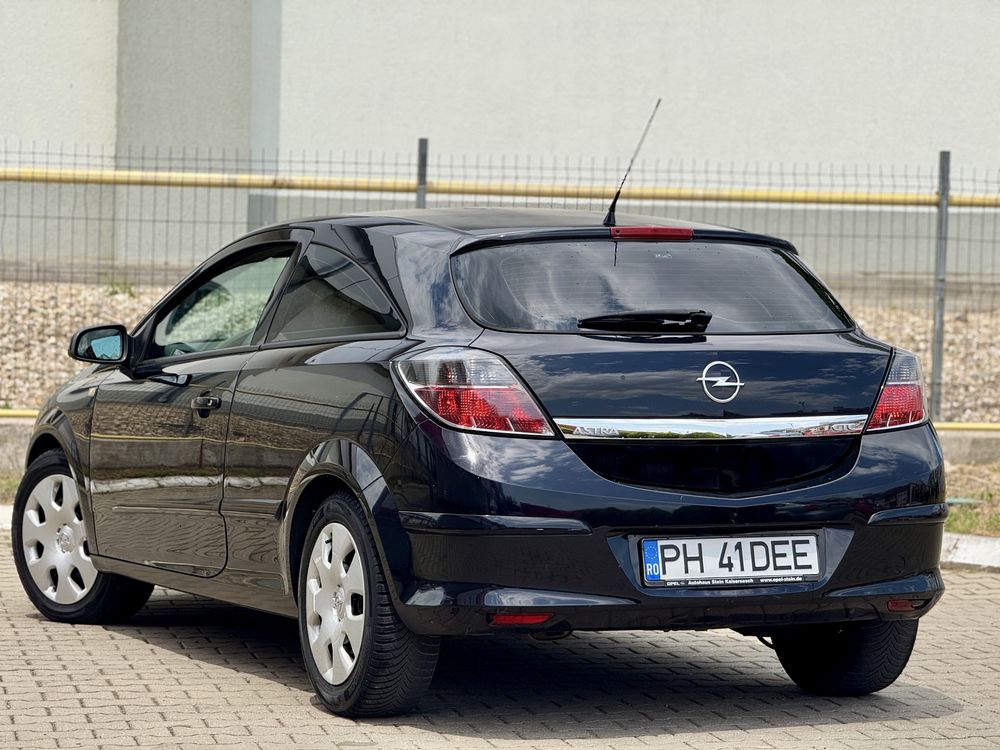 Opel Astra GTC Benzina
