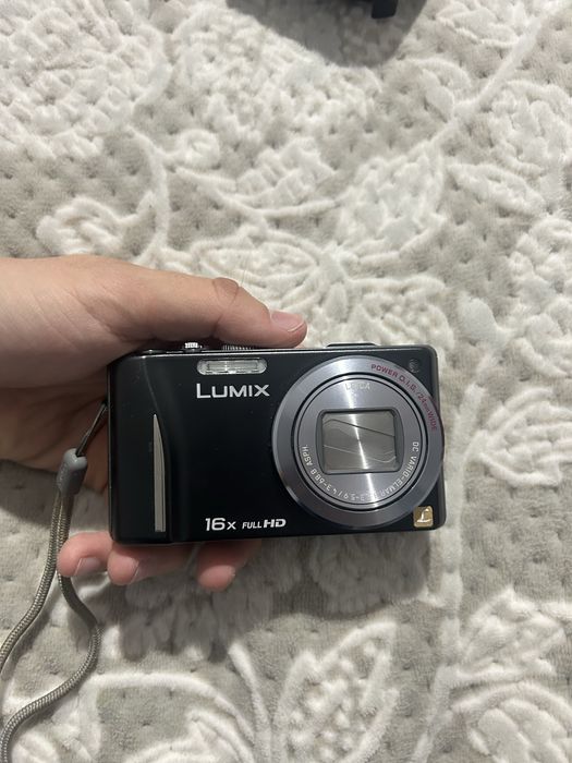 Продам фотокамеру Lumix
