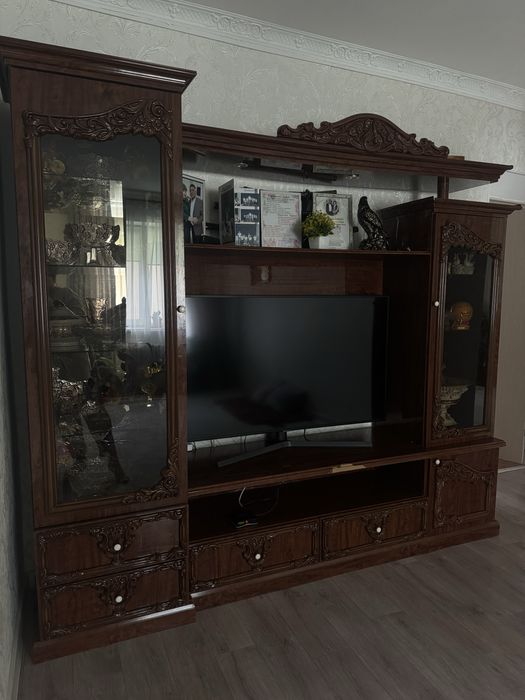 Продам  Стенку  под телевизор