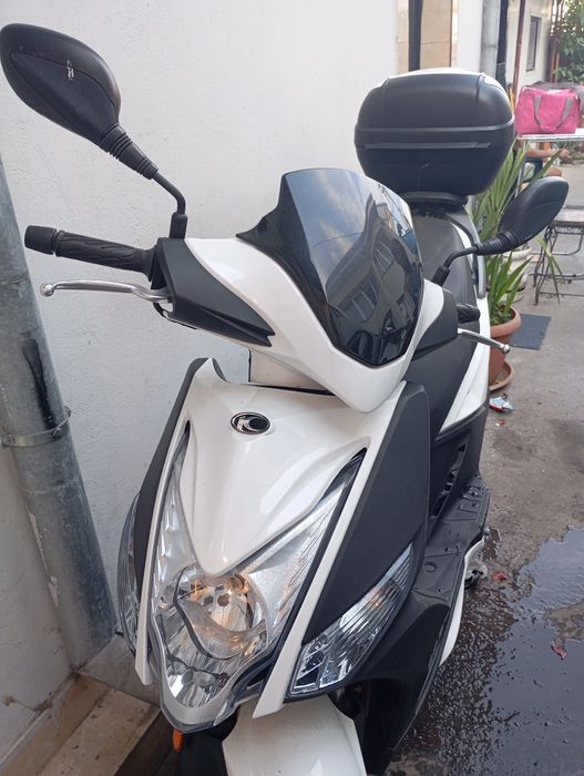 Vând scuter 49cc