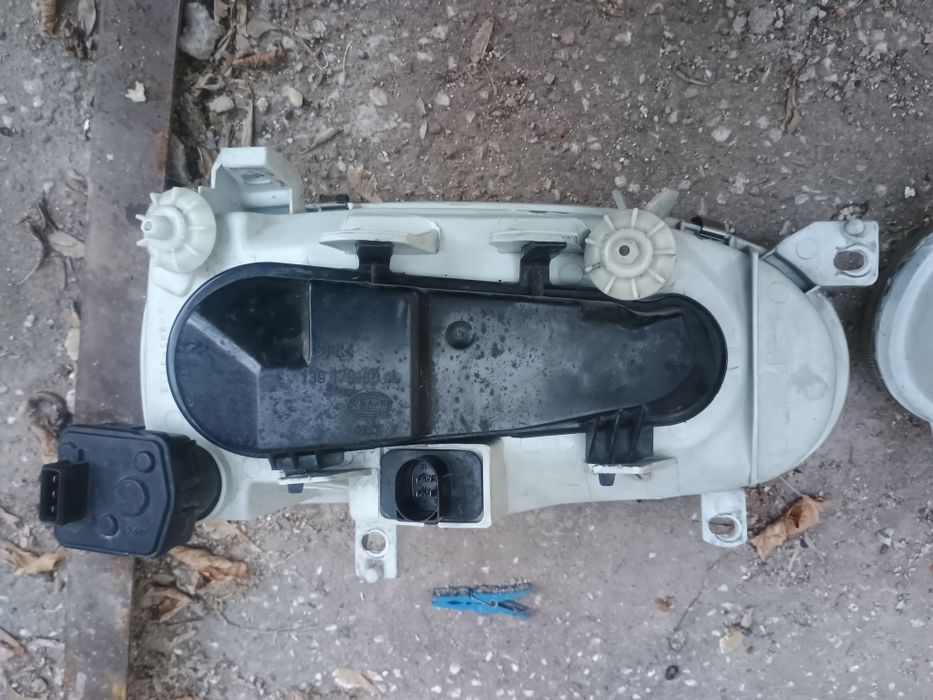 Двусекционни фарове Hella за Голф 3