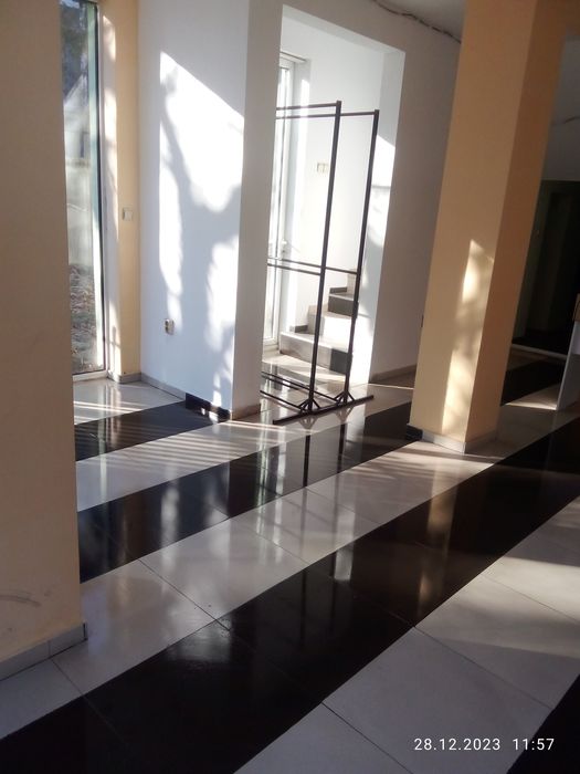 продавам магазин и фризьорски салон