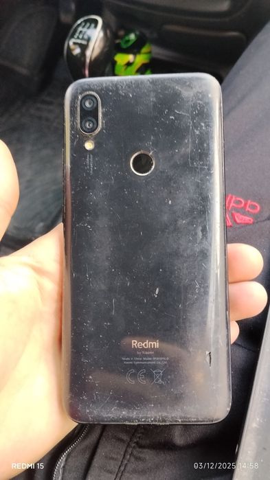 Redmi 7 qora 4/32 b.u ekranida singani bpr