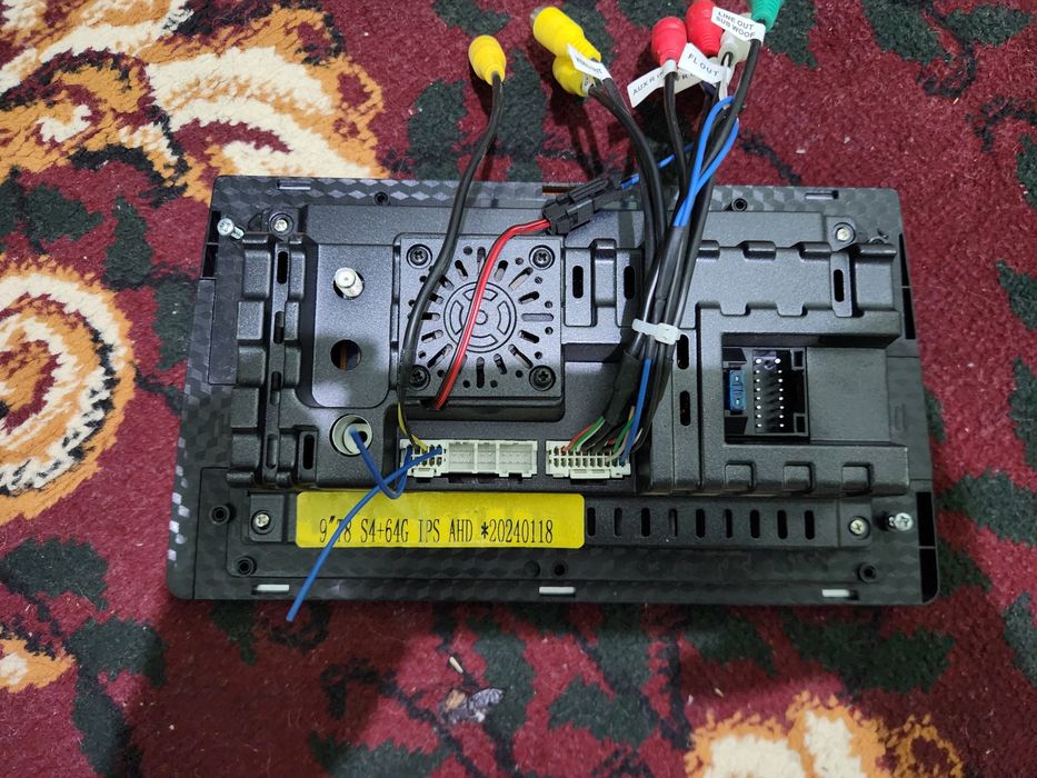 Spark kobolt nexia 3  moshinalariga tushadi 9 dyum manitor