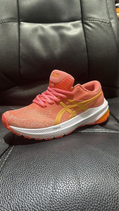 Продам кроссовки новые с магазина! Ликвидация товара