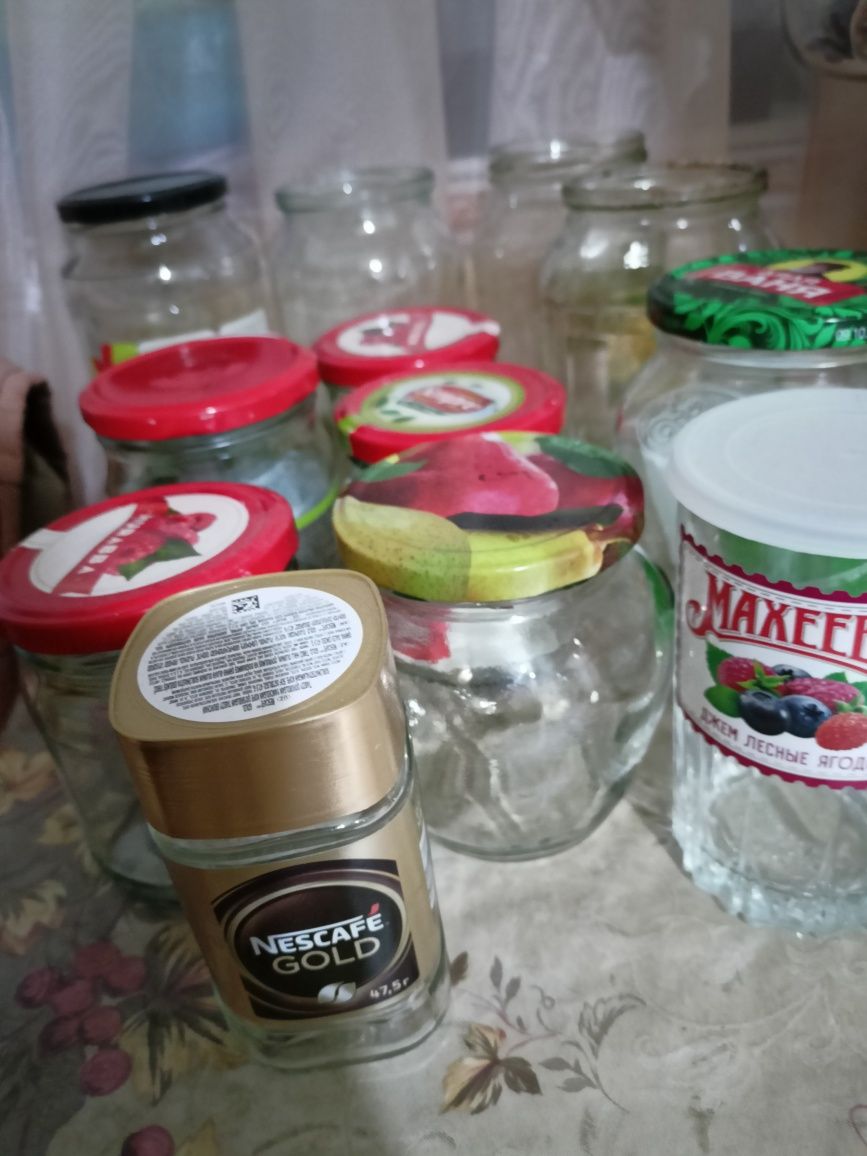 Банки и пластиковые тазики