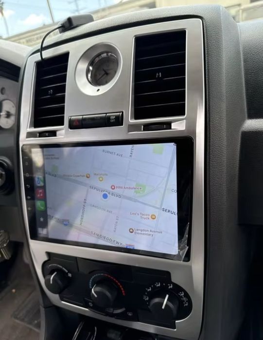 Navigatie android Chrysler 300C Waze YouTube