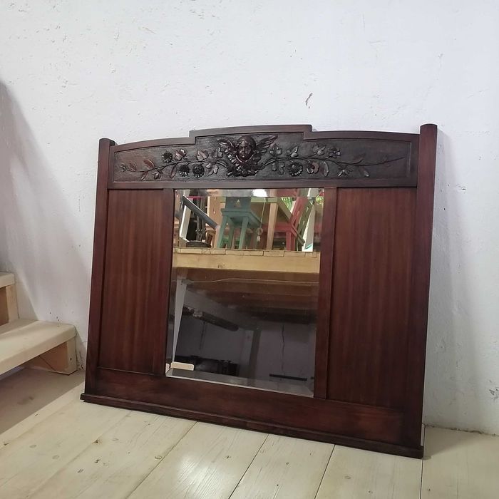 Oglinda veche din cristal cu rama din lemn