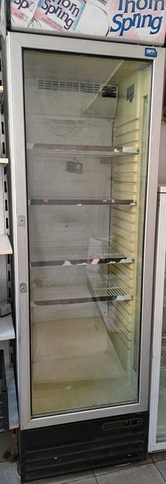 Хладилната витрина