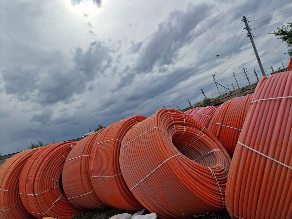 Пластик трубка для прокладки оптоволоконного кабкеля