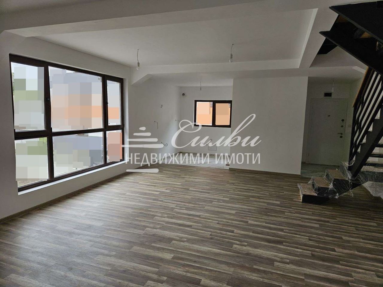 Продава се Тристаен апартамент в Шумен, Томбул джамия - 154 кв.м за 861 €/кв.м - Снимка #1