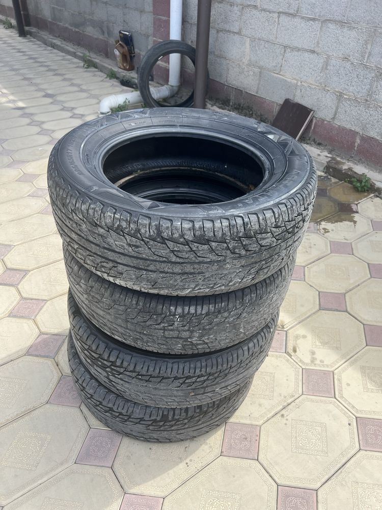 Продам летние шины от кроссовера