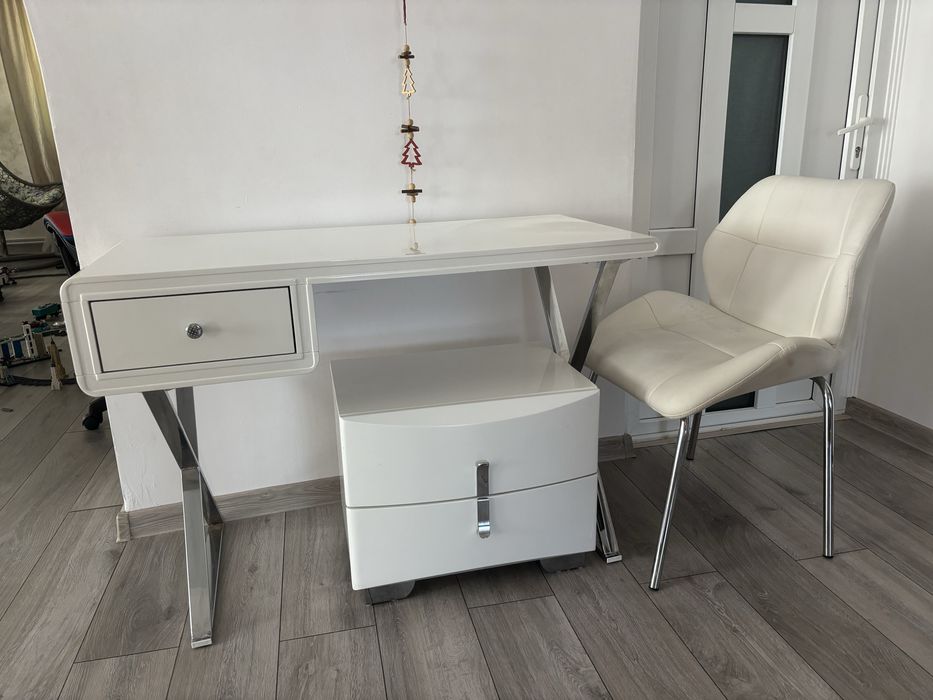 Set Masa de machiaj/Birou, noptiera si scaun