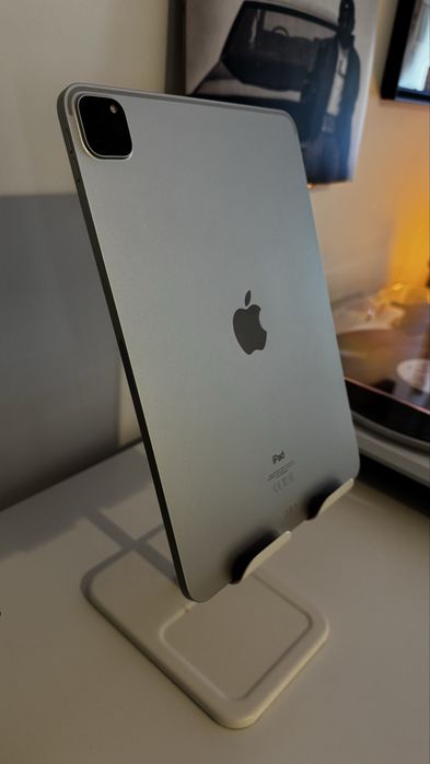 Apple ipad pro 11” 128gb + apple pencil