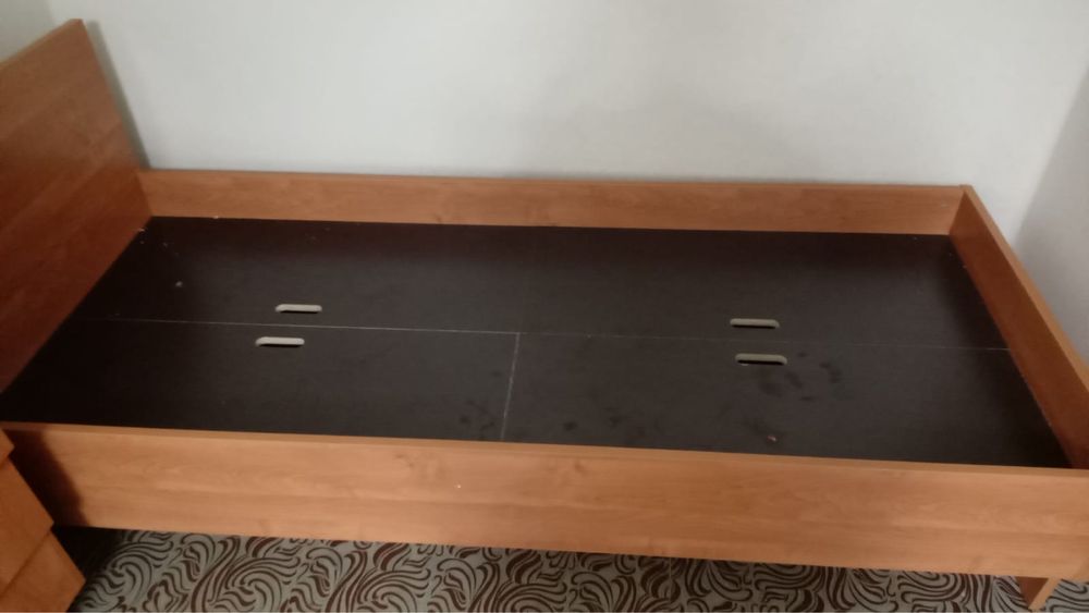 Продам кровать и комод