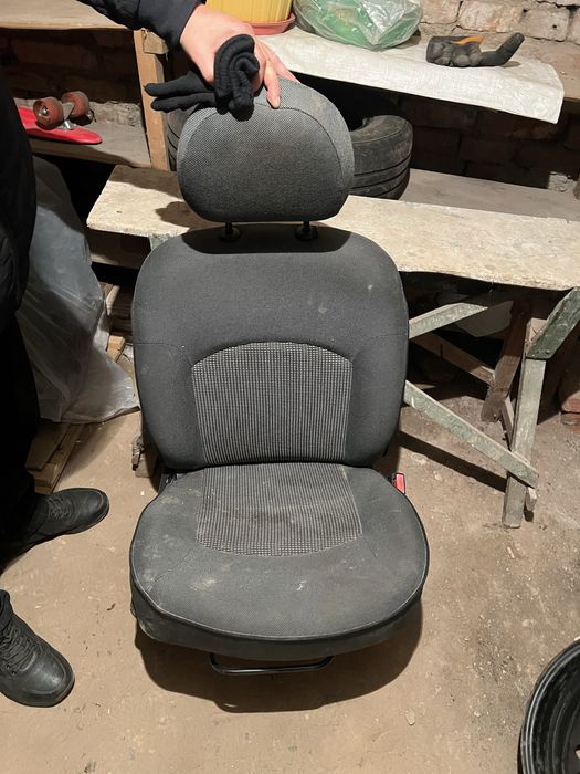 Сидение автомобильное Peguot 206 пассажирское