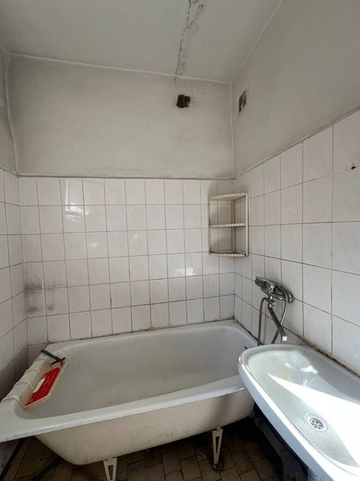 Продаётся квартира 77 серия метро Чиланзар Накашлык ул 3/3/4