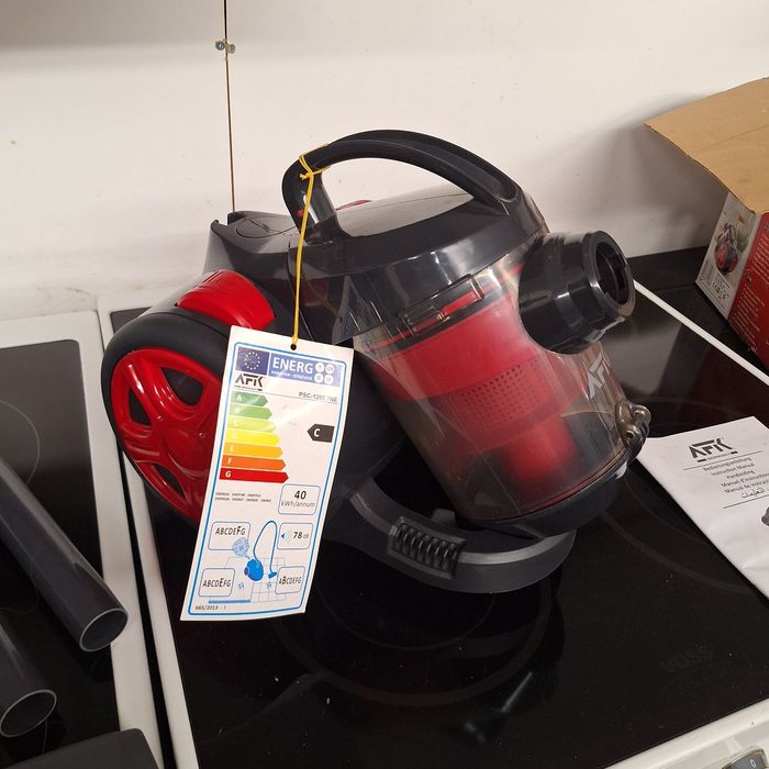 Прахосмукачка с контейнер внос от Германия - нова с нарушена опаковка