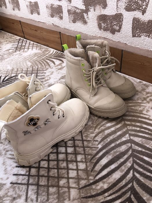 Лот зимни боти 35 номер като нови нямат следи от употреба …!