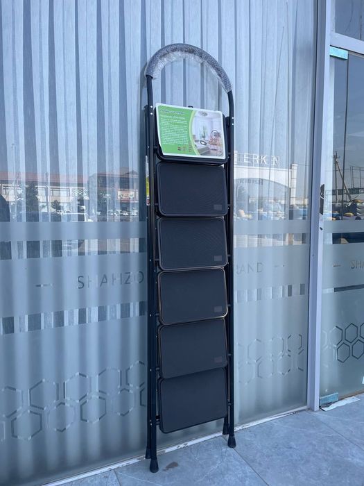 Стремянка стальная, широкие ступени лёгкая и устойчивая из Завода