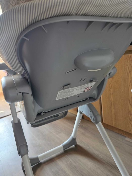 Продам детский стульчик Joie