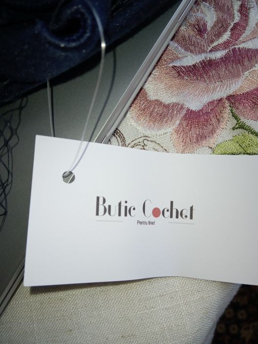 Pălărie nouă cu eticheta