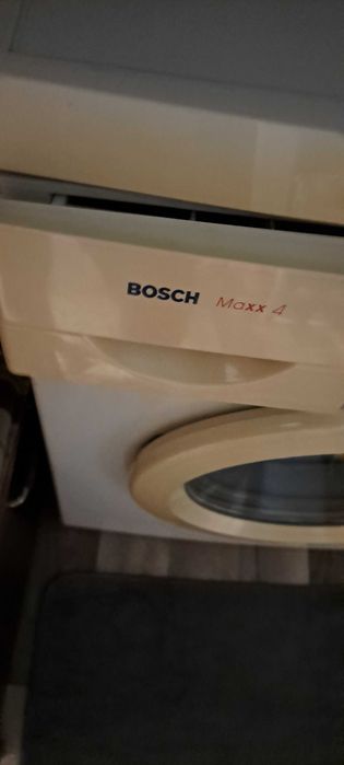 Пералня BOSCH, работи безупречно