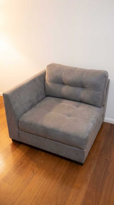 Современное Стильное мягкое кресло (серое, велюр)