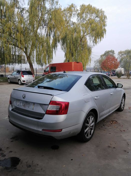 Dezmembram Skoda Octavia 3