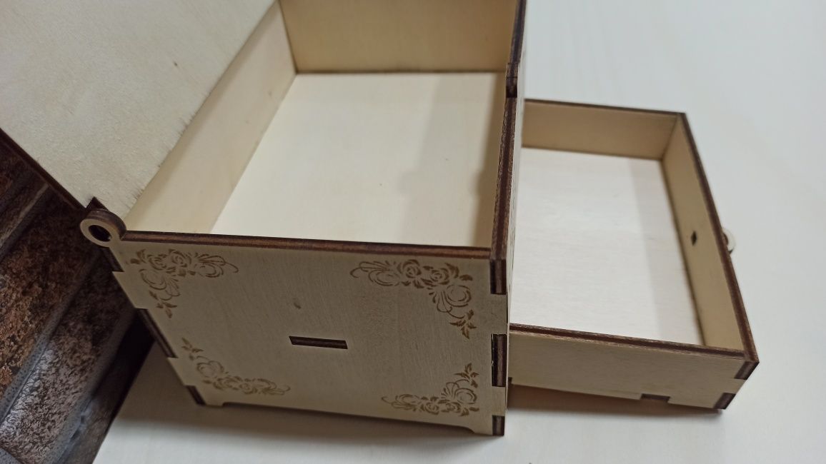 Cutie bijuterii din lemn