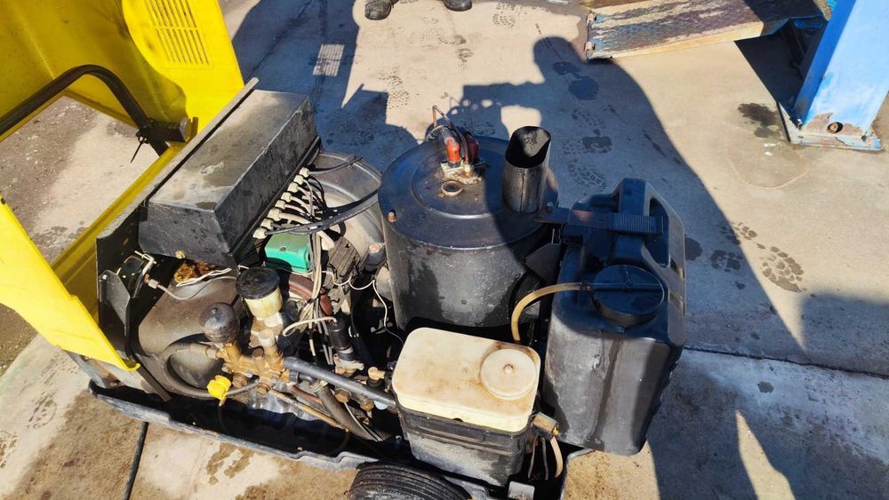 Продавам пароструйка Керхер